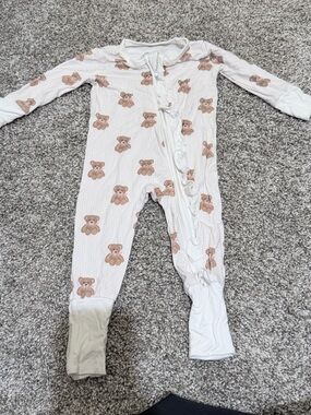 Teddy Bear Print White & Beige Baby One-Piece Zipper Pajamas